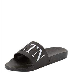 Valentino Men’s size 44 pool sliders never worn